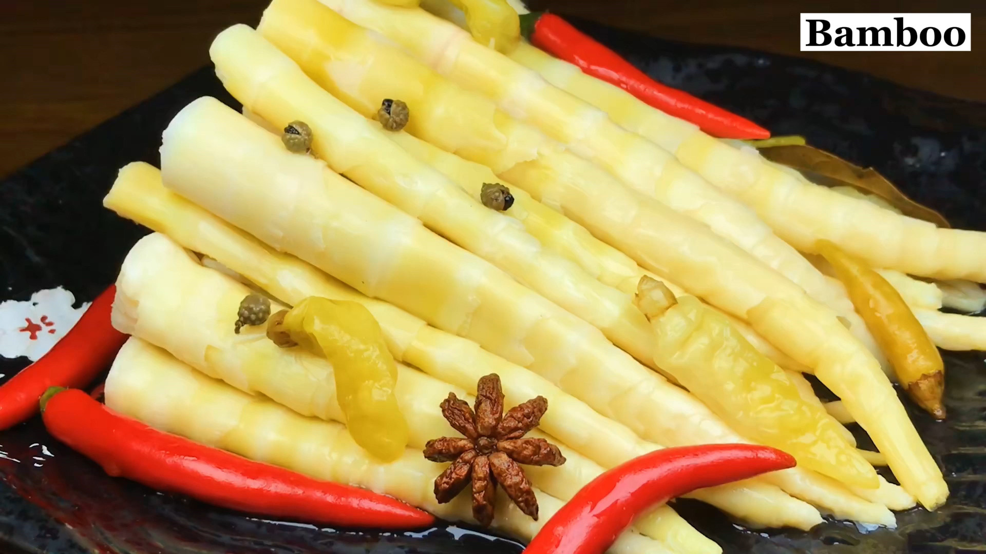 Bamboo Shoots In Can Pickled Bamboo Shoots Cook Chinese Foods   211 副本 